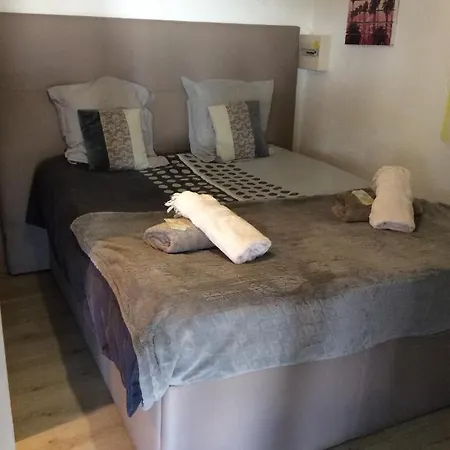 A Tigliola Bed and breakfast